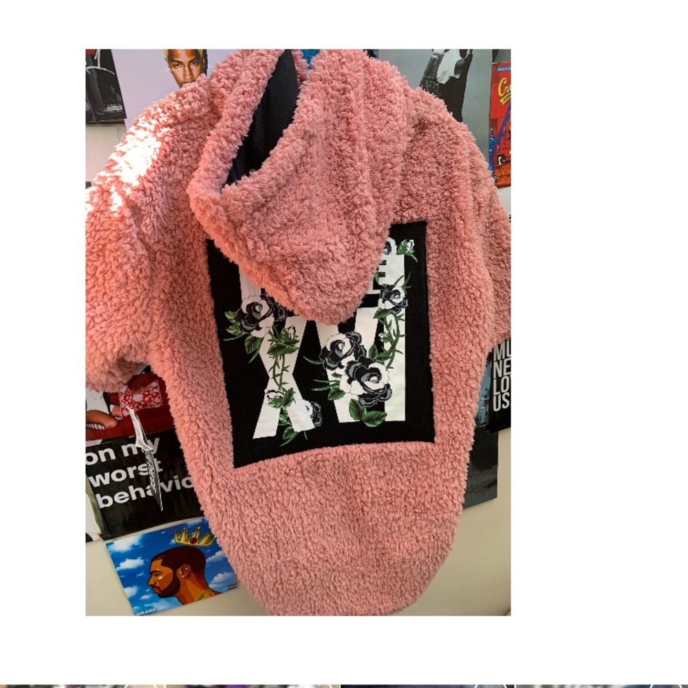 Super comfy graphic sweater